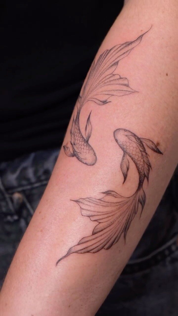 Loved doing this zodiac sign 🫶🏽

#tattoo #tattooideas #zodiacsigns #finelinetattoo #peppershading #zodiactattoo