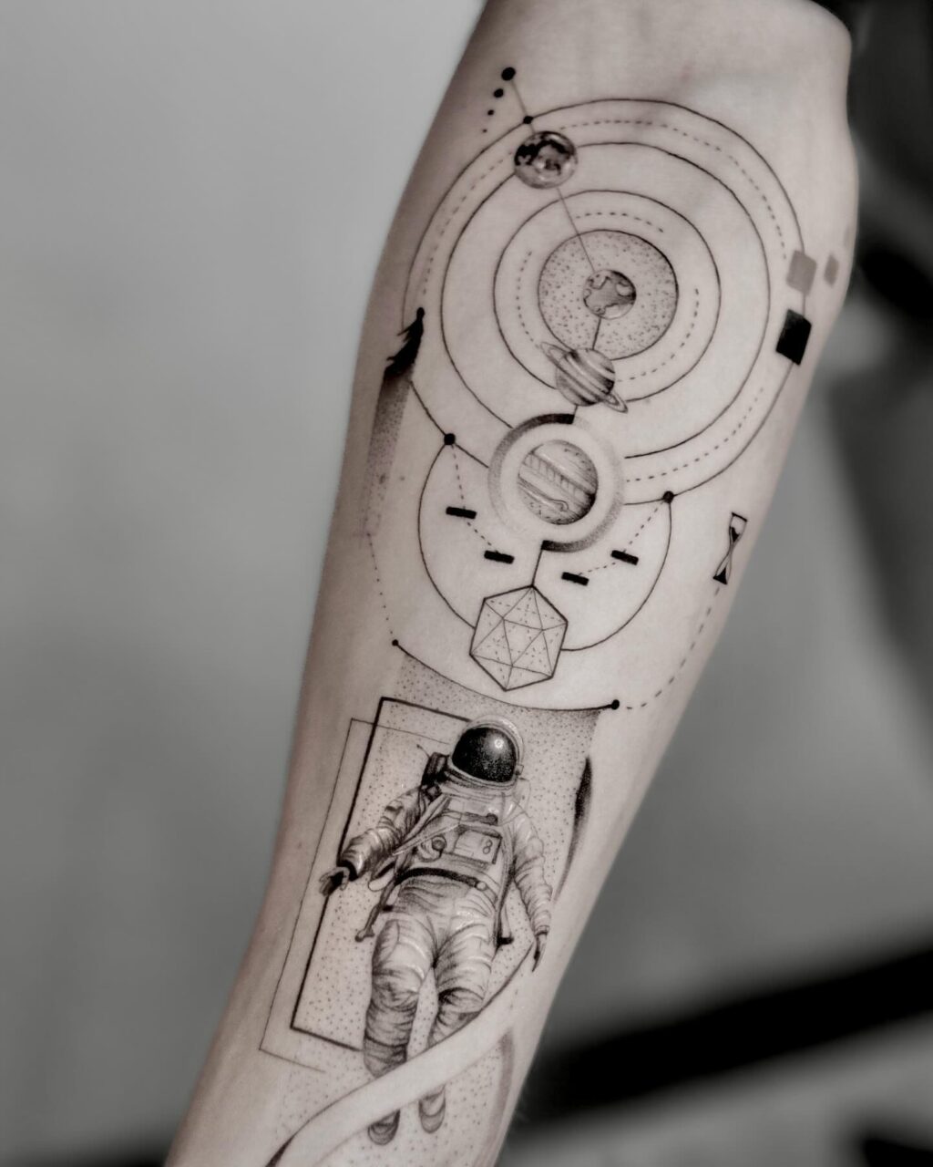 Solar system 🪐

Done at @sorrymamatattoosutrecht 🇳🇱 

For bookings, link in my biography.

#netherlands #utrecht #utrechttattoo #tattooideas #tattooartist #astronauttattoo #fineline #tattoocomposition